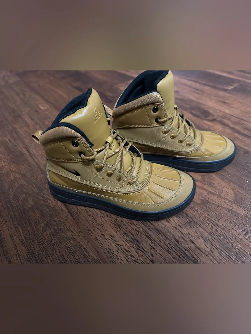 Nike Woodside Boots